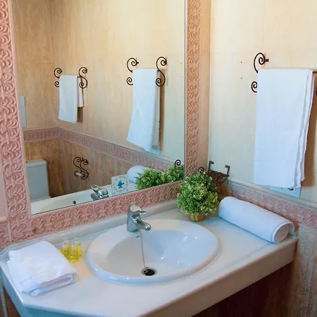 Hotel Avenida Playa 2*